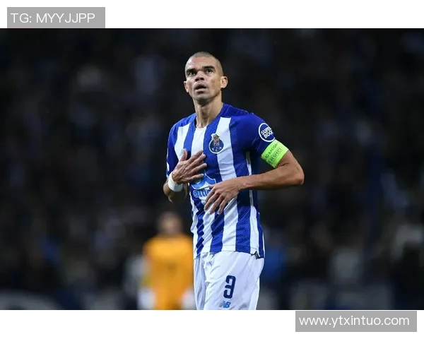 身高一米八几的足球球星有哪些 他们的技术特点与职业生涯揭秘