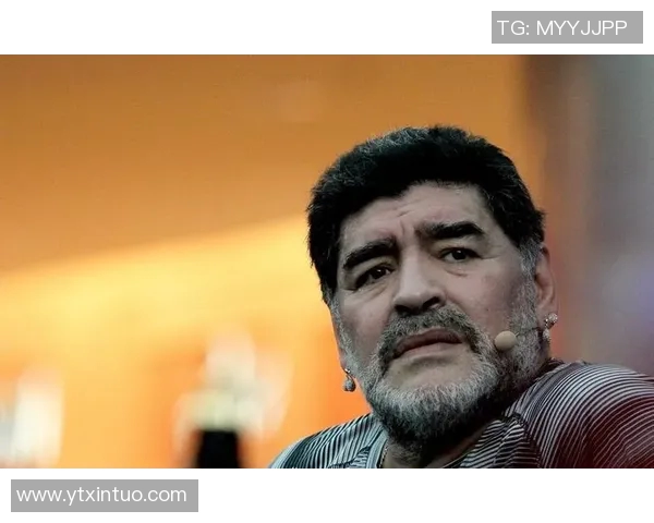 马拉多纳：从天才球员到传奇人物的辉煌人生与不朽记忆